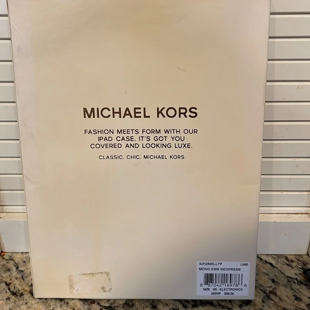 NWT Michael Kors Mono Embossed Neoprene Lime Ipad 2 Case